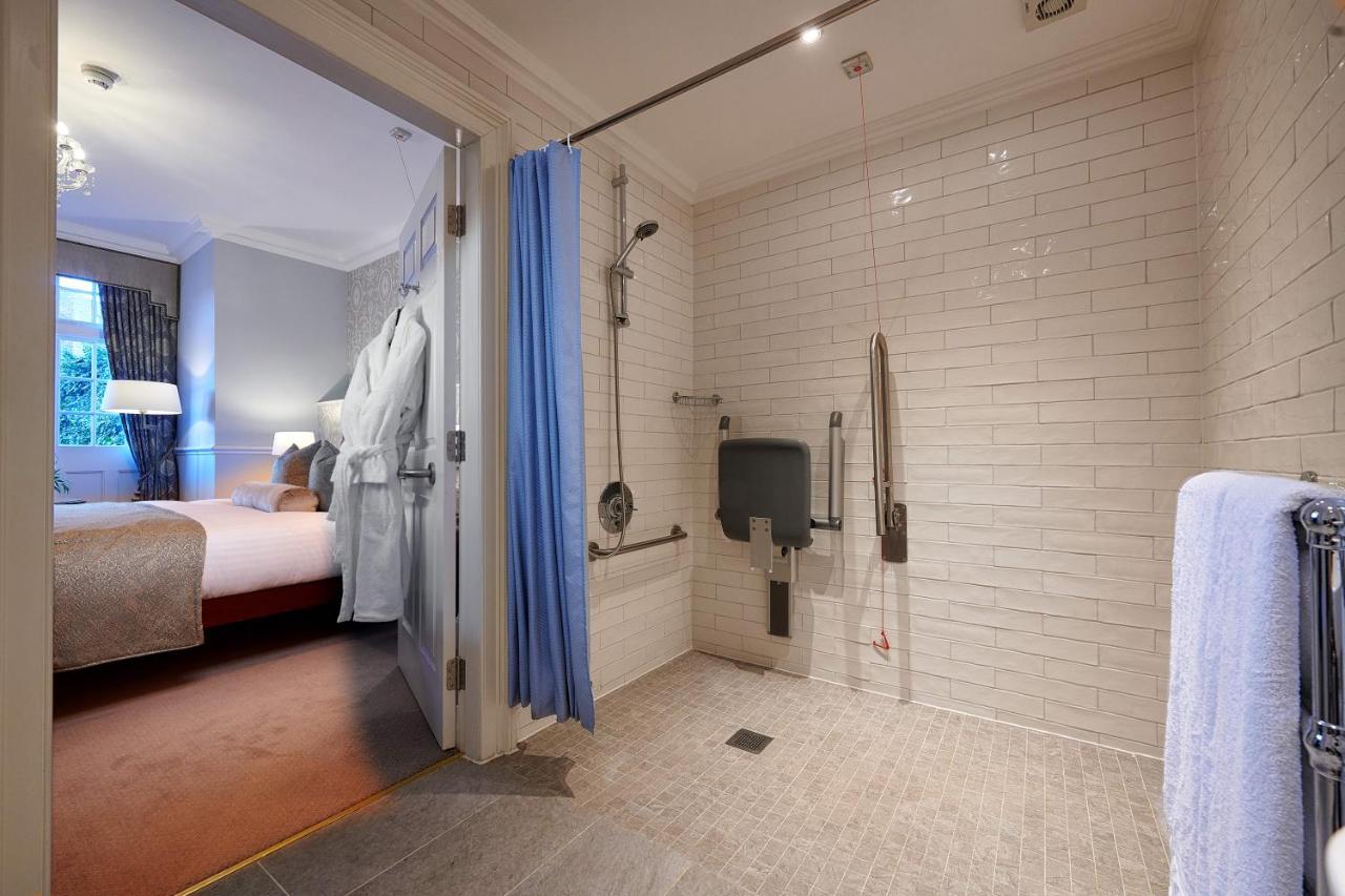 Hotel The Bonham EDI Exteriér fotografie A wet room in a hotel