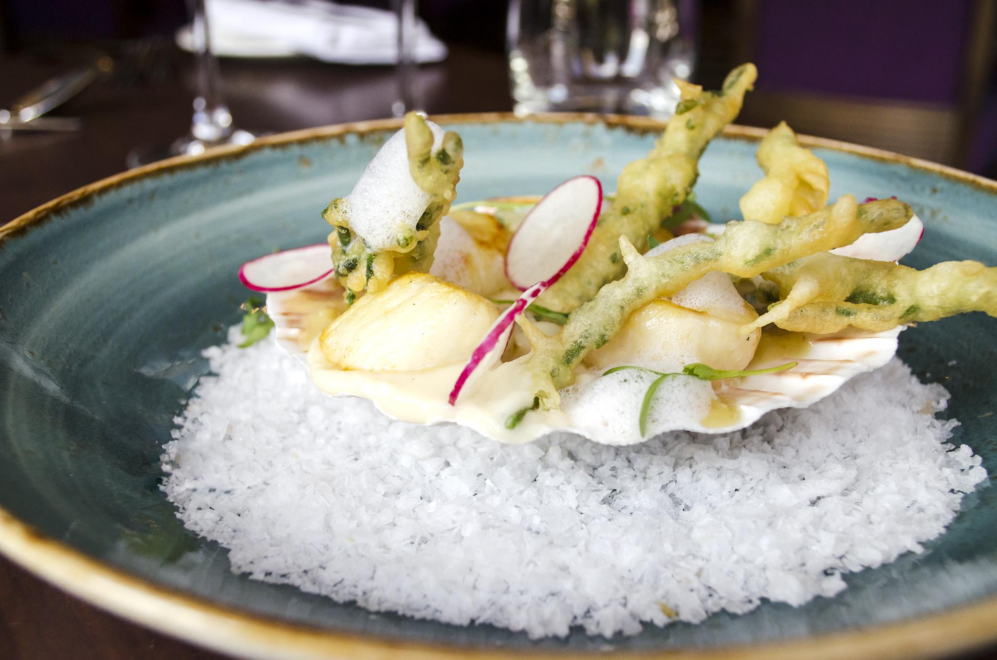 Hotel The Bonham EDI Exteriér fotografie Asparagus and scallop
